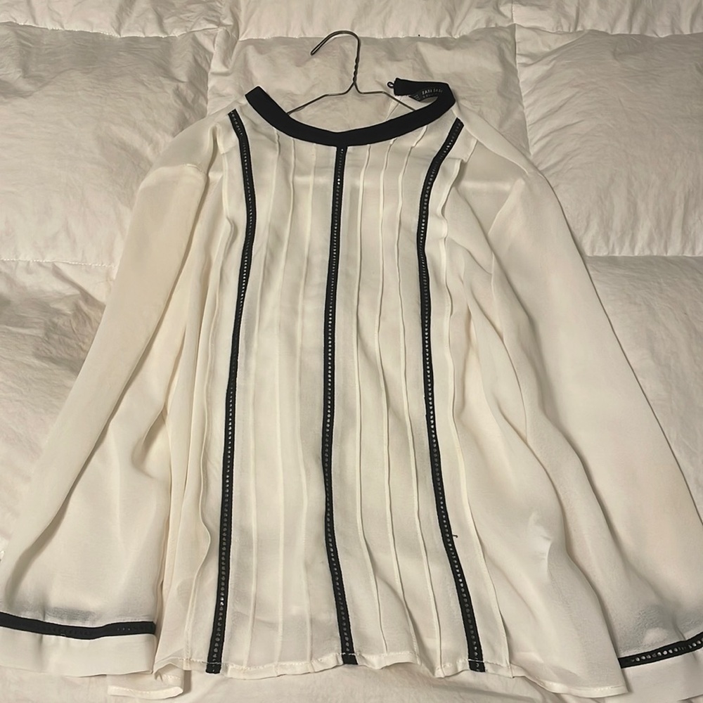 Zara Basic Med Cream Blouse w/ Black Details